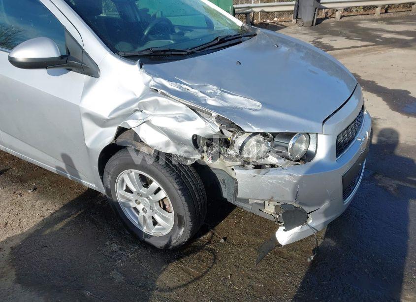 Photo 6 of 2014 Chevrolet Sonic LT AUTO (VIN 1G1JC5SH2E4200074)