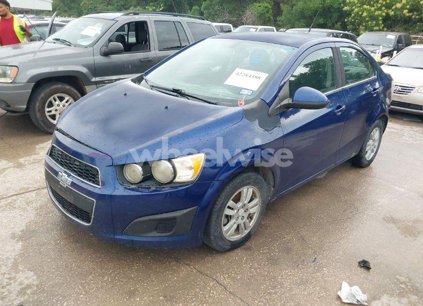 Photo 2 of 2014 Chevrolet Sonic LT AUTO (VIN 1G1JC5SH2E4218221)