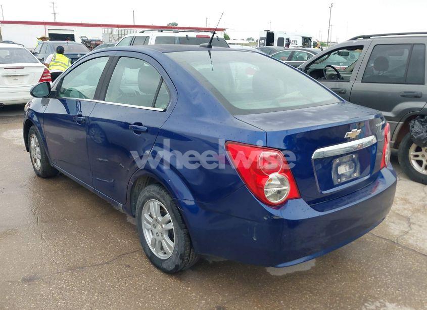 Photo 3 of 2014 Chevrolet Sonic LT AUTO (VIN 1G1JC5SH2E4218221)