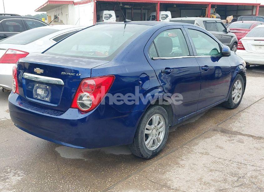 Photo 4 of 2014 Chevrolet Sonic LT AUTO (VIN 1G1JC5SH2E4218221)