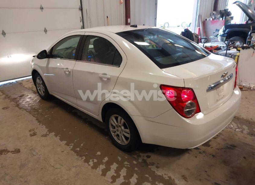 Photo 3 of 2014 Chevrolet Sonic LT AUTO (VIN 1G1JC5SH2E4235374)