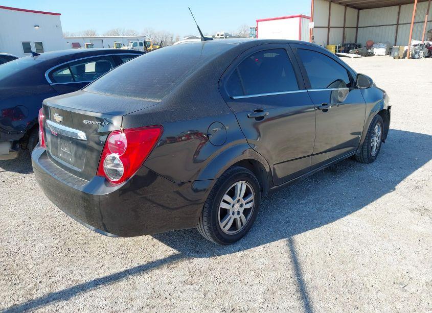 Photo 4 of 2014 Chevrolet Sonic LT AUTO (VIN 1G1JC5SH2E4237755)