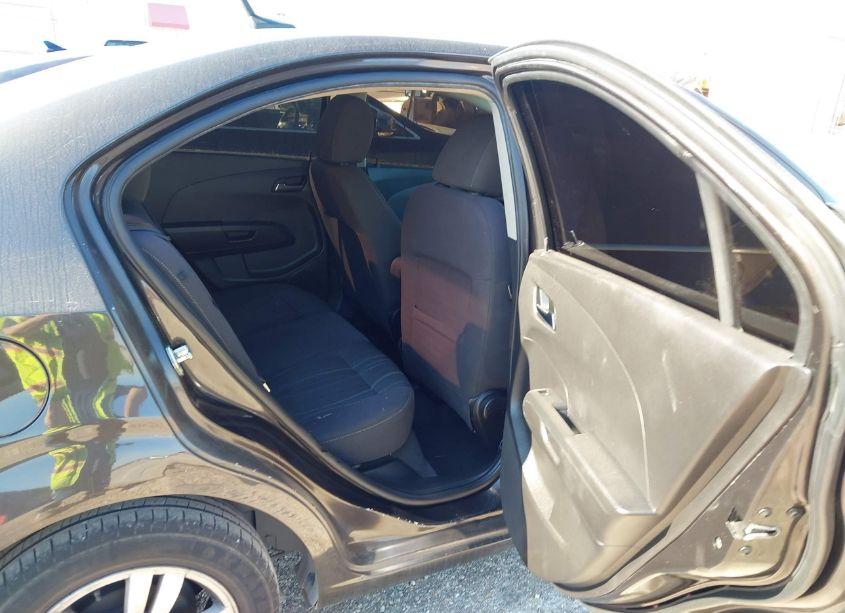 Photo 8 of 2014 Chevrolet Sonic LT AUTO (VIN 1G1JC5SH2E4237755)