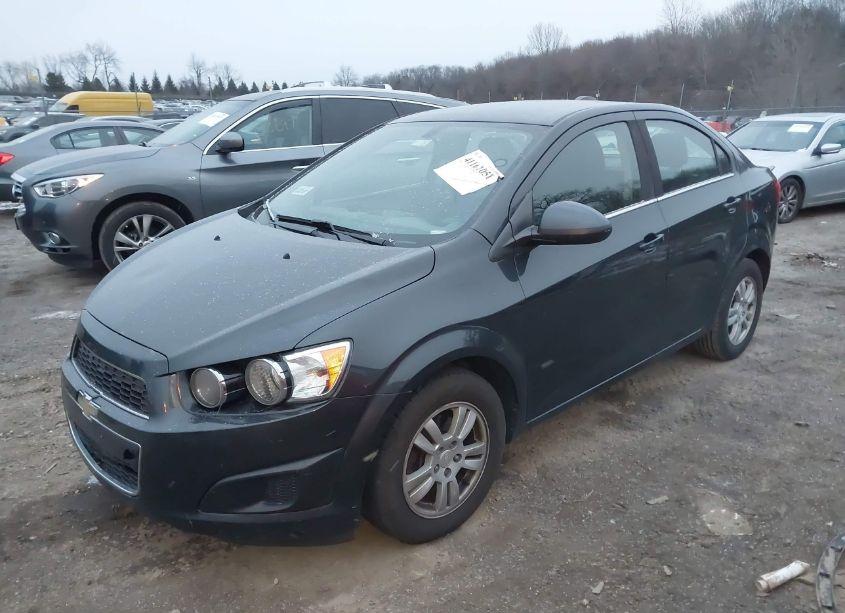 Photo 2 of 2015 Chevrolet Sonic LT AUTO (VIN 1G1JC5SH2F4106567)