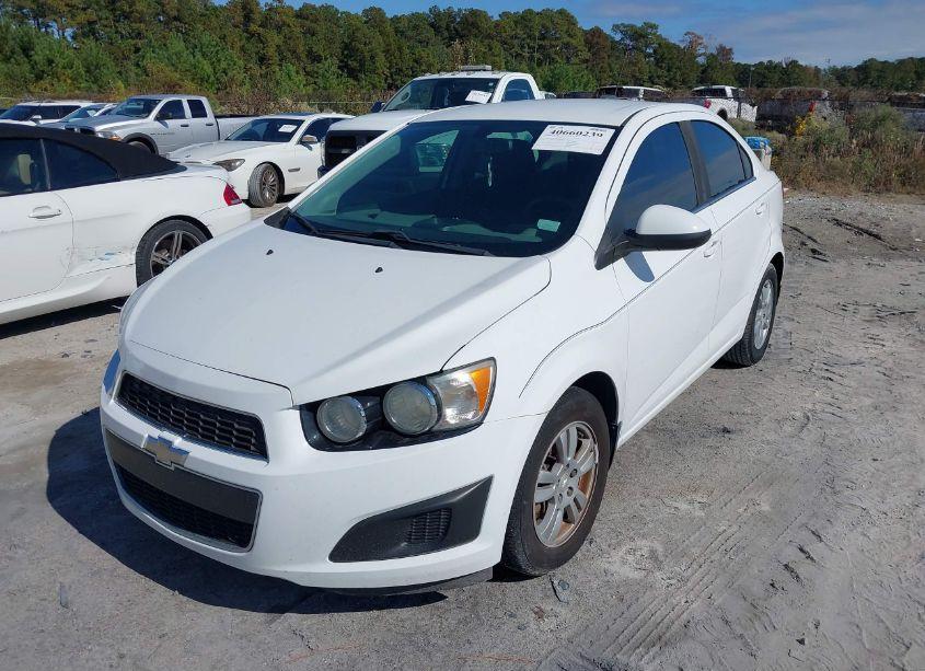 Photo 2 of 2015 Chevrolet Sonic LT AUTO (VIN 1G1JC5SH2F4148754)