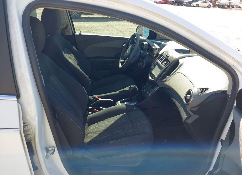 Photo 5 of 2015 Chevrolet Sonic LT AUTO (VIN 1G1JC5SH2F4148754)