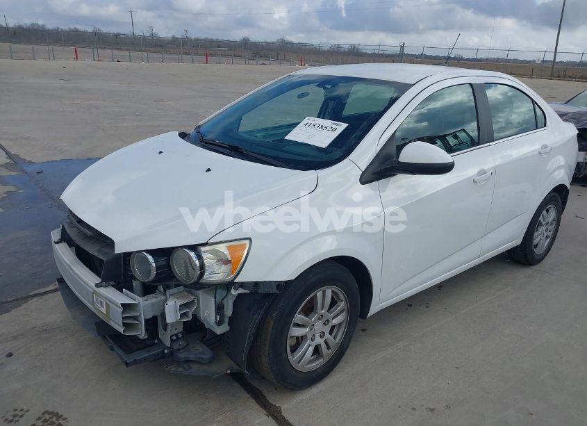 Photo 2 of 2015 Chevrolet Sonic LT AUTO (VIN 1G1JC5SH2F4220925)