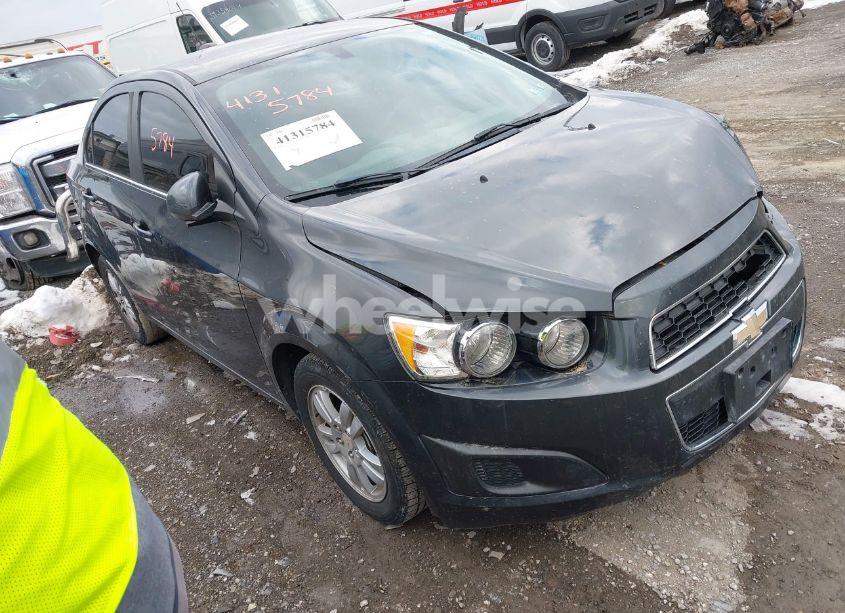 2016 Chevrolet Sonic LT AUTO (VIN 1G1JC5SH2G4101290) main photo