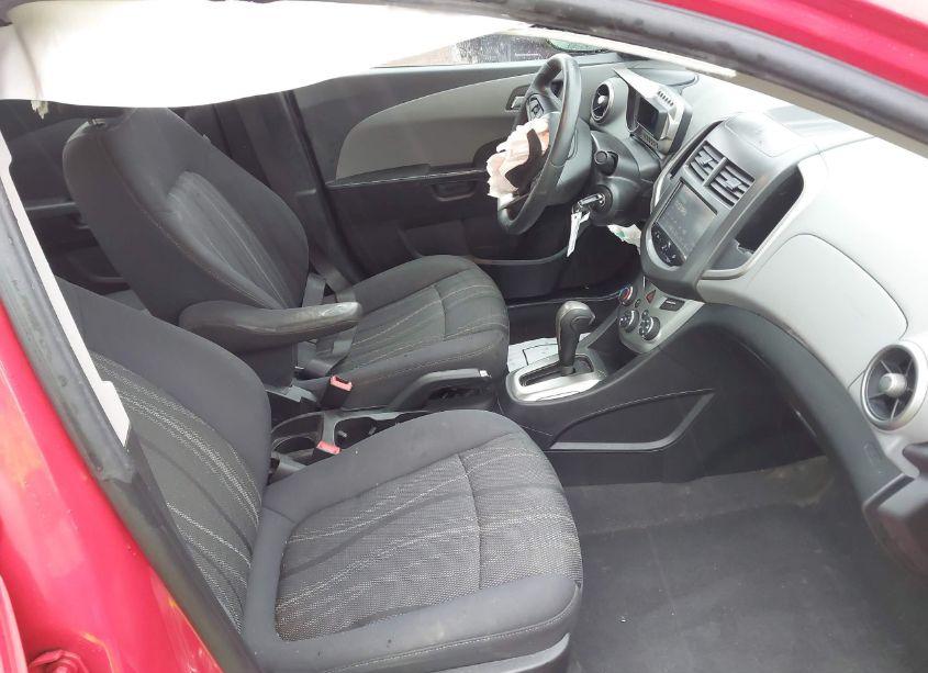 Photo 5 of 2016 Chevrolet Sonic LT AUTO (VIN 1G1JC5SH2G4111480)