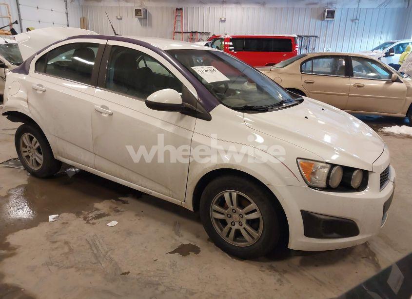 2012 Chevrolet Sonic 2LT (VIN 1G1JC5SH3C4105827) main photo