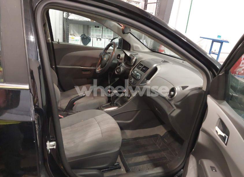 Photo 5 of 2012 Chevrolet Sonic 2LT (VIN 1G1JC5SH3C4163694)