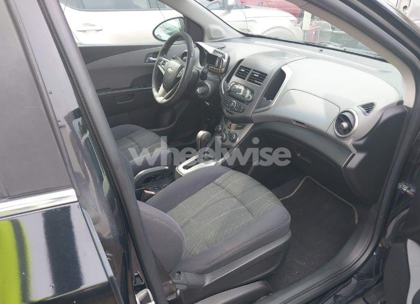 Photo 5 of 2012 Chevrolet Sonic 2LT (VIN 1G1JC5SH3C4178759)