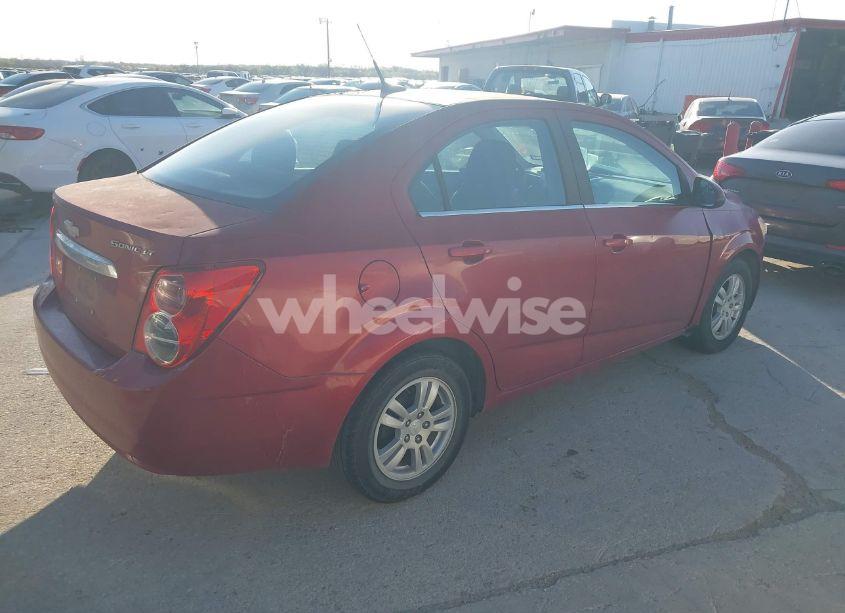 Photo 4 of 2013 Chevrolet Sonic LT AUTO (VIN 1G1JC5SH3D4104405)