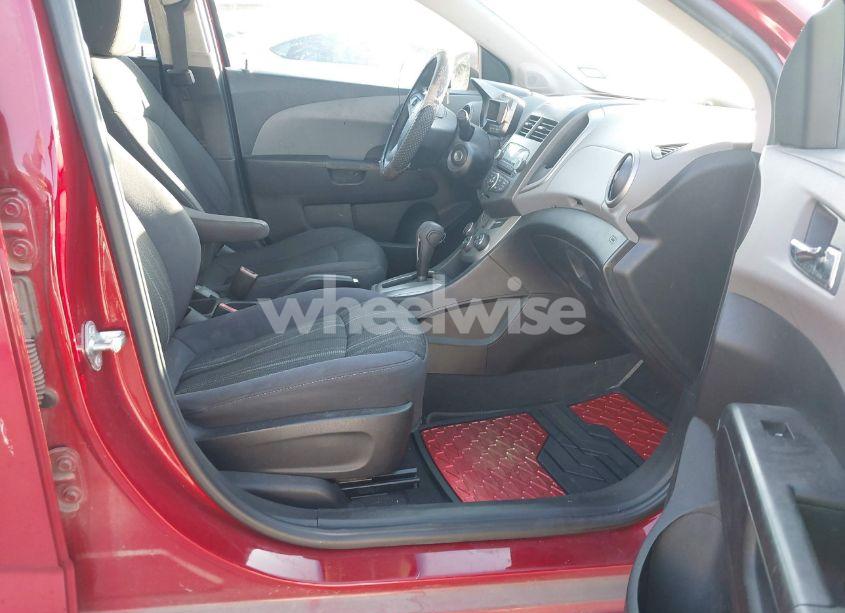 Photo 5 of 2013 Chevrolet Sonic LT AUTO (VIN 1G1JC5SH3D4104405)