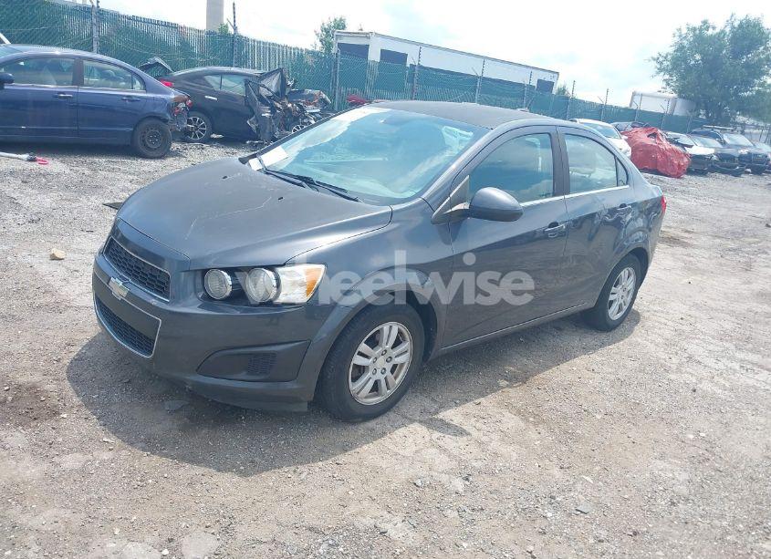 Photo 2 of 2013 Chevrolet Sonic LT AUTO (VIN 1G1JC5SH3D4224639)