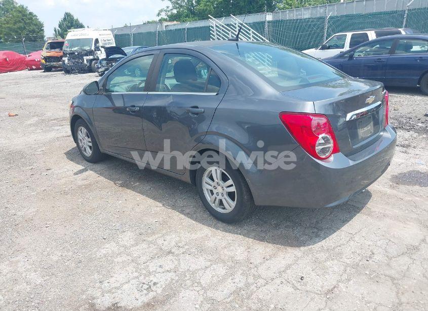 Photo 3 of 2013 Chevrolet Sonic LT AUTO (VIN 1G1JC5SH3D4224639)
