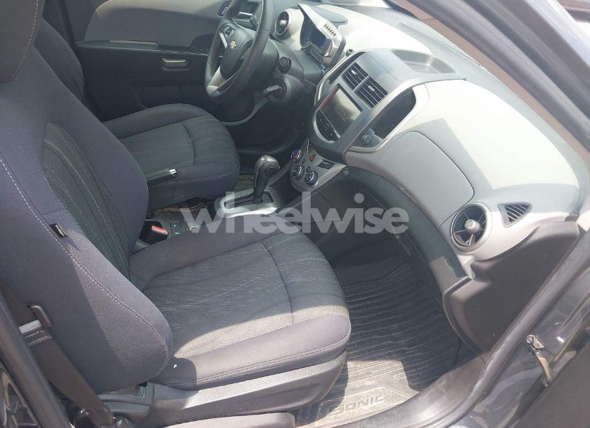 Photo 5 of 2013 Chevrolet Sonic LT AUTO (VIN 1G1JC5SH3D4224639)