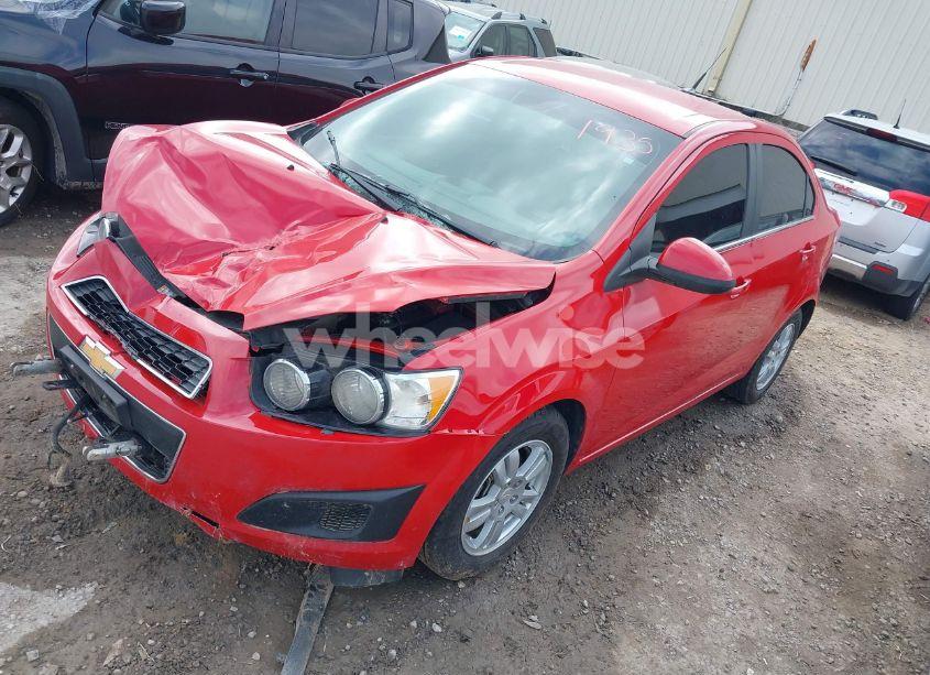 Photo 2 of 2013 Chevrolet Sonic LT AUTO (VIN 1G1JC5SH3D4233406)