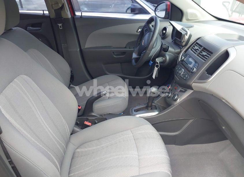 Photo 5 of 2013 Chevrolet Sonic LT AUTO (VIN 1G1JC5SH3D4233406)