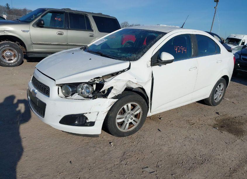 Photo 2 of 2014 Chevrolet Sonic LT AUTO (VIN 1G1JC5SH3E4104762)