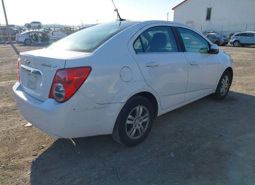 Photo 4 of 2014 Chevrolet Sonic LT AUTO (VIN 1G1JC5SH3E4104762)