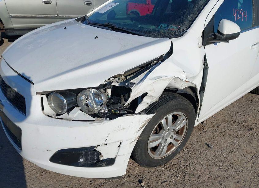 Photo 6 of 2014 Chevrolet Sonic LT AUTO (VIN 1G1JC5SH3E4104762)