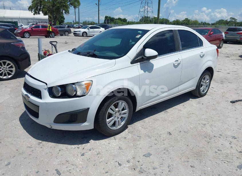 Photo 2 of 2014 Chevrolet Sonic LT AUTO (VIN 1G1JC5SH3E4118953)