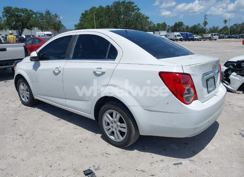 Photo 3 of 2014 Chevrolet Sonic LT AUTO (VIN 1G1JC5SH3E4118953)