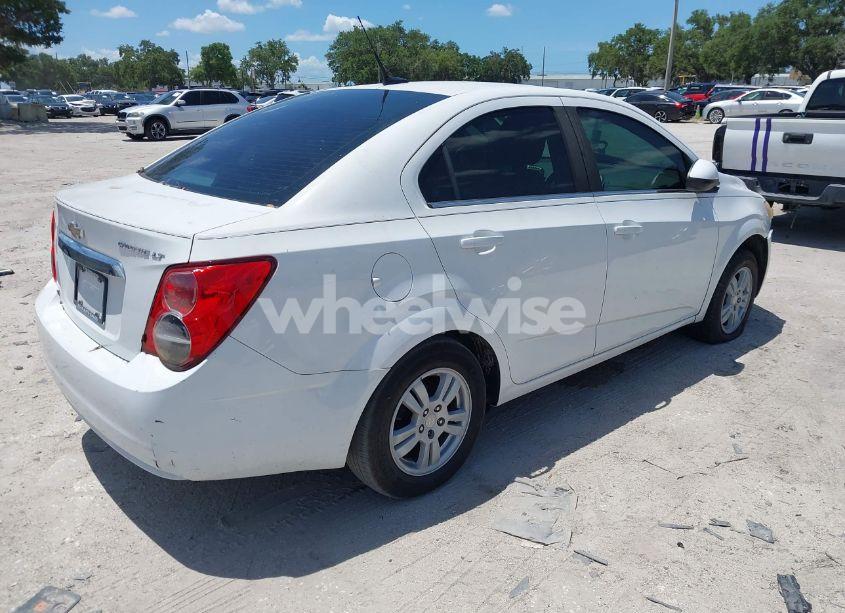 Photo 4 of 2014 Chevrolet Sonic LT AUTO (VIN 1G1JC5SH3E4118953)