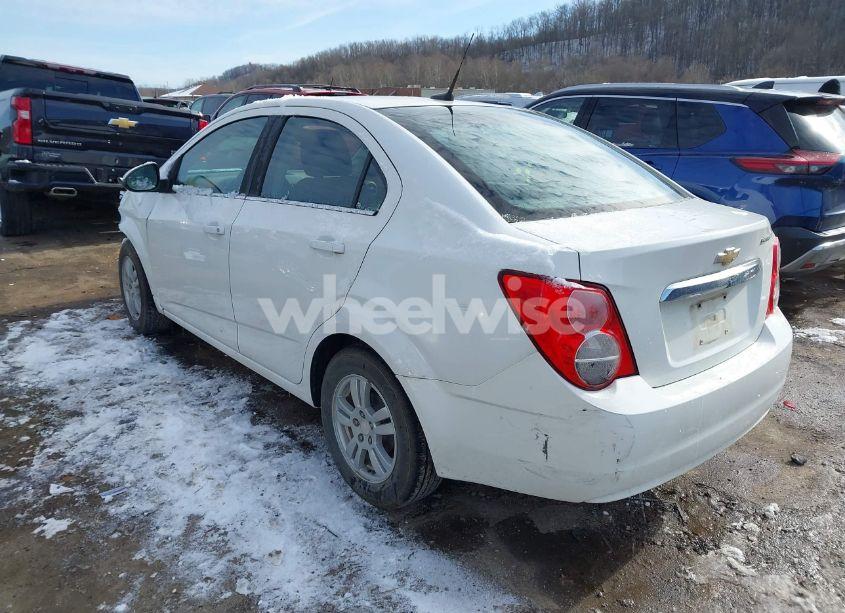 Photo 3 of 2014 Chevrolet Sonic LT AUTO (VIN 1G1JC5SH3E4136580)