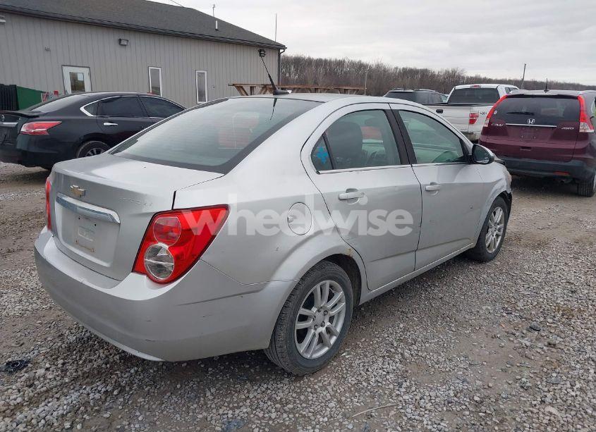 Photo 4 of 2014 Chevrolet Sonic LT AUTO (VIN 1G1JC5SH3E4138488)