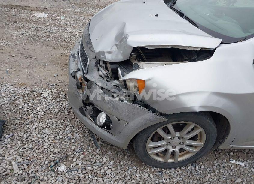 Photo 6 of 2014 Chevrolet Sonic LT AUTO (VIN 1G1JC5SH3E4138488)