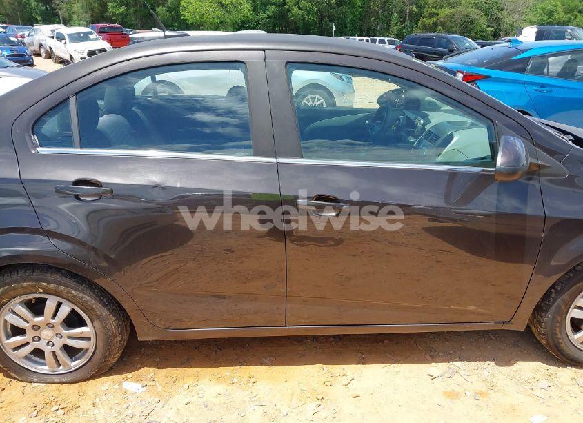 Photo 13 of 2014 Chevrolet Sonic LT AUTO (VIN 1G1JC5SH3E4139348)