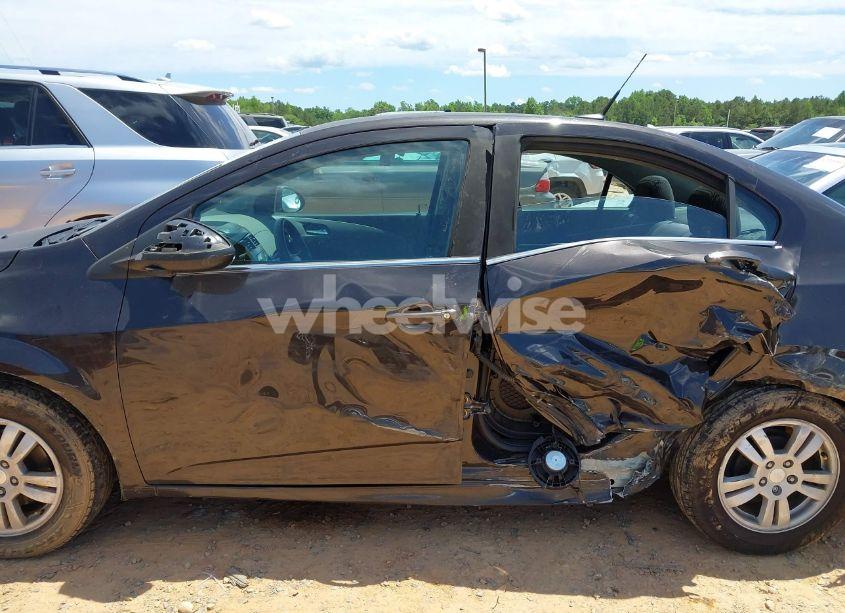 Photo 14 of 2014 Chevrolet Sonic LT AUTO (VIN 1G1JC5SH3E4139348)