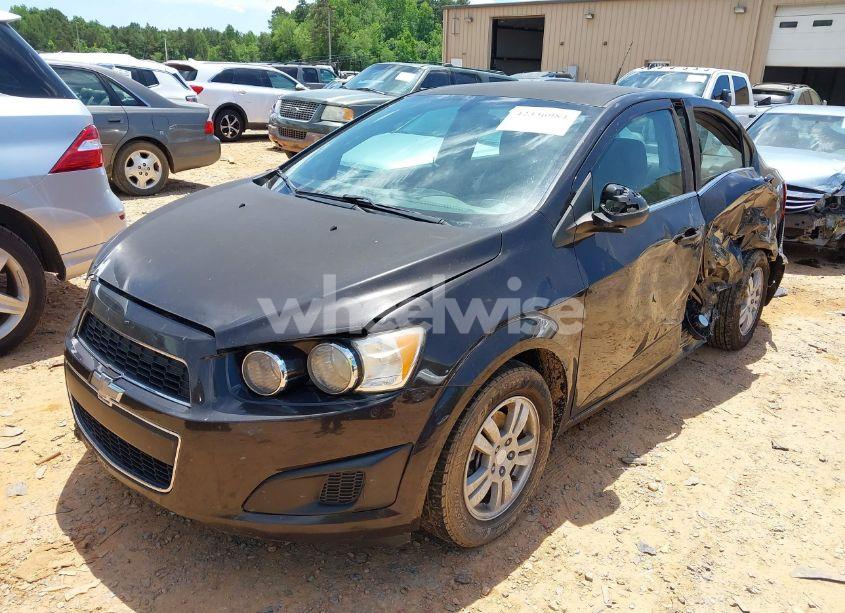 Photo 2 of 2014 Chevrolet Sonic LT AUTO (VIN 1G1JC5SH3E4139348)