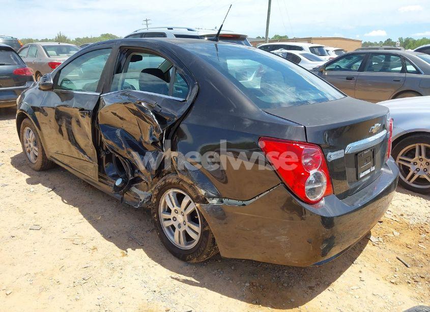 Photo 3 of 2014 Chevrolet Sonic LT AUTO (VIN 1G1JC5SH3E4139348)