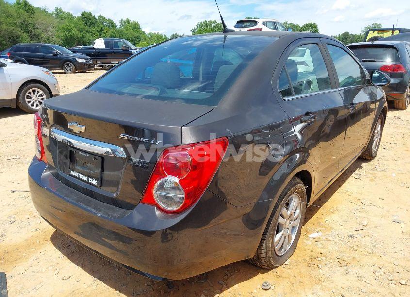 Photo 4 of 2014 Chevrolet Sonic LT AUTO (VIN 1G1JC5SH3E4139348)