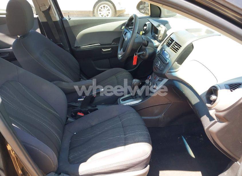 Photo 5 of 2014 Chevrolet Sonic LT AUTO (VIN 1G1JC5SH3E4139348)