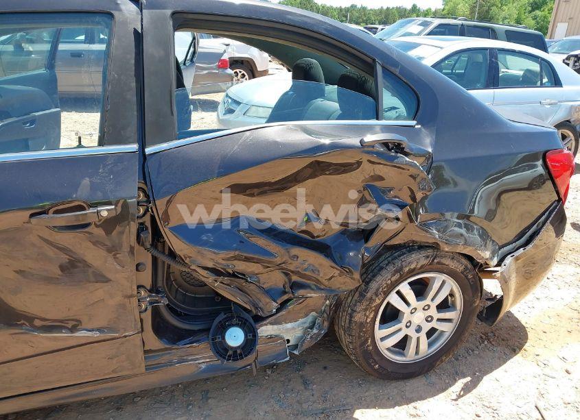 Photo 6 of 2014 Chevrolet Sonic LT AUTO (VIN 1G1JC5SH3E4139348)