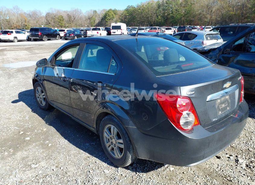Photo 3 of 2014 Chevrolet Sonic LT AUTO (VIN 1G1JC5SH3E4148597)