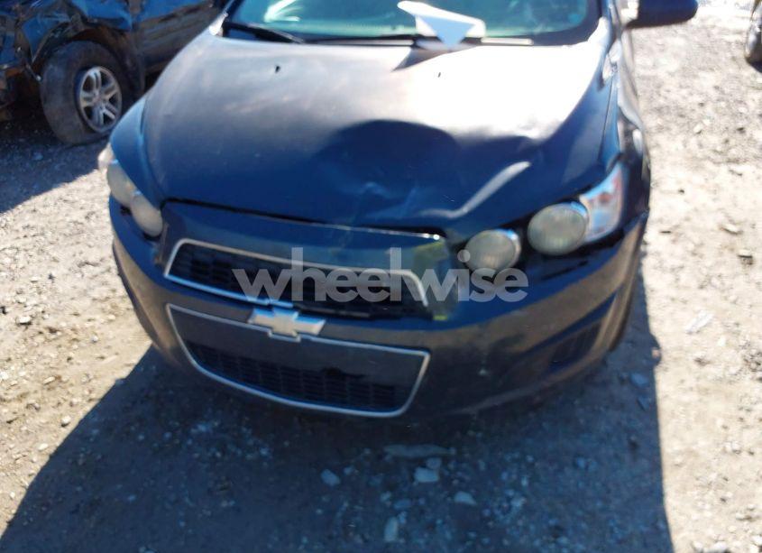 Photo 6 of 2014 Chevrolet Sonic LT AUTO (VIN 1G1JC5SH3E4148597)