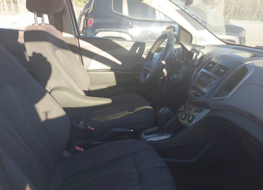 Photo 5 of 2014 Chevrolet Sonic LT AUTO (VIN 1G1JC5SH3E4155369)