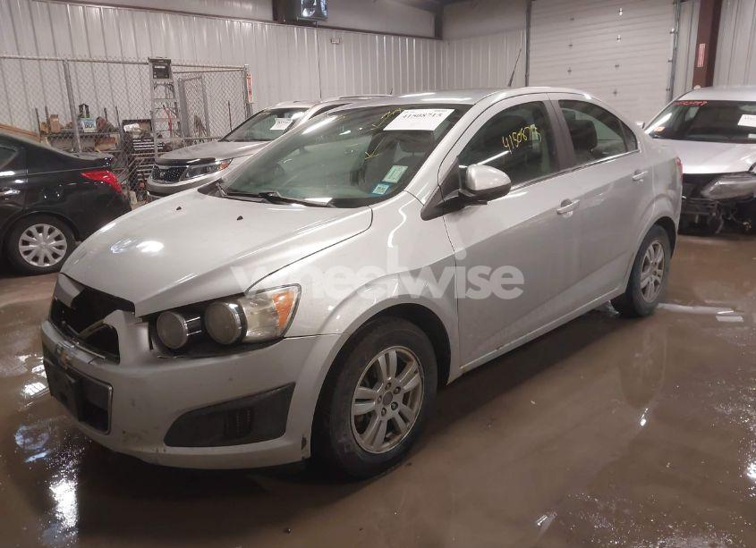 Photo 2 of 2014 Chevrolet Sonic LT AUTO (VIN 1G1JC5SH3E4177095)