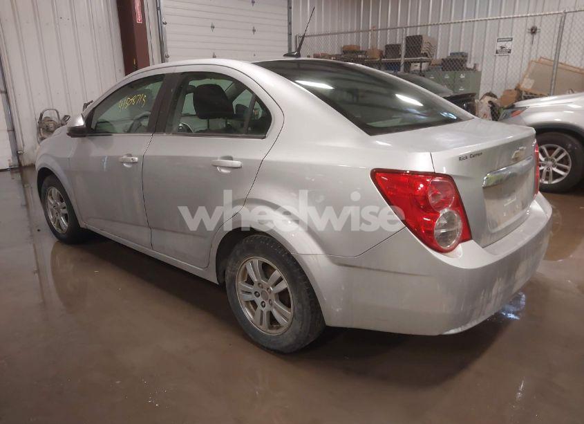Photo 3 of 2014 Chevrolet Sonic LT AUTO (VIN 1G1JC5SH3E4177095)