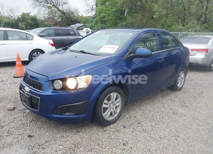 Photo 2 of 2014 Chevrolet Sonic LT AUTO (VIN 1G1JC5SH3E4212735)