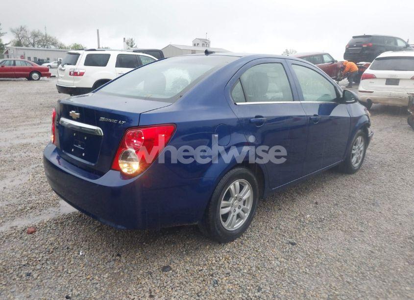 Photo 4 of 2014 Chevrolet Sonic LT AUTO (VIN 1G1JC5SH3E4212735)
