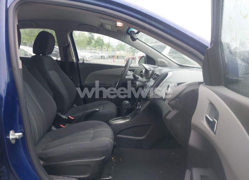 Photo 5 of 2014 Chevrolet Sonic LT AUTO (VIN 1G1JC5SH3E4212735)