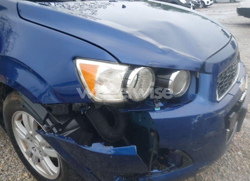 Photo 6 of 2014 Chevrolet Sonic LT AUTO (VIN 1G1JC5SH3E4212735)