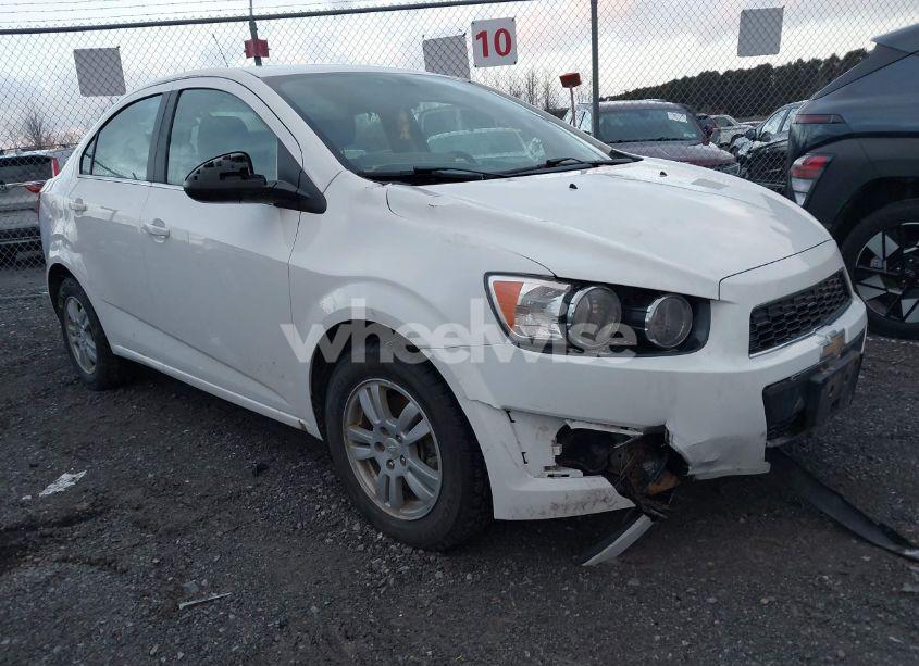 2015 Chevrolet Sonic LT AUTO (VIN 1G1JC5SH3F4110157) main photo