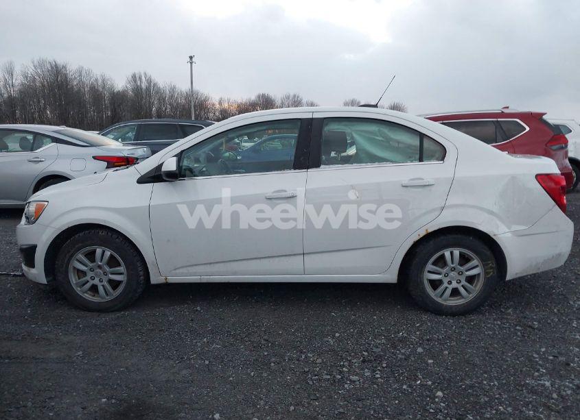 Photo 14 of 2015 Chevrolet Sonic LT AUTO (VIN 1G1JC5SH3F4110157)